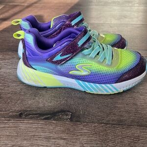 Sketchers Air Cooled Memory Foam Sneakers